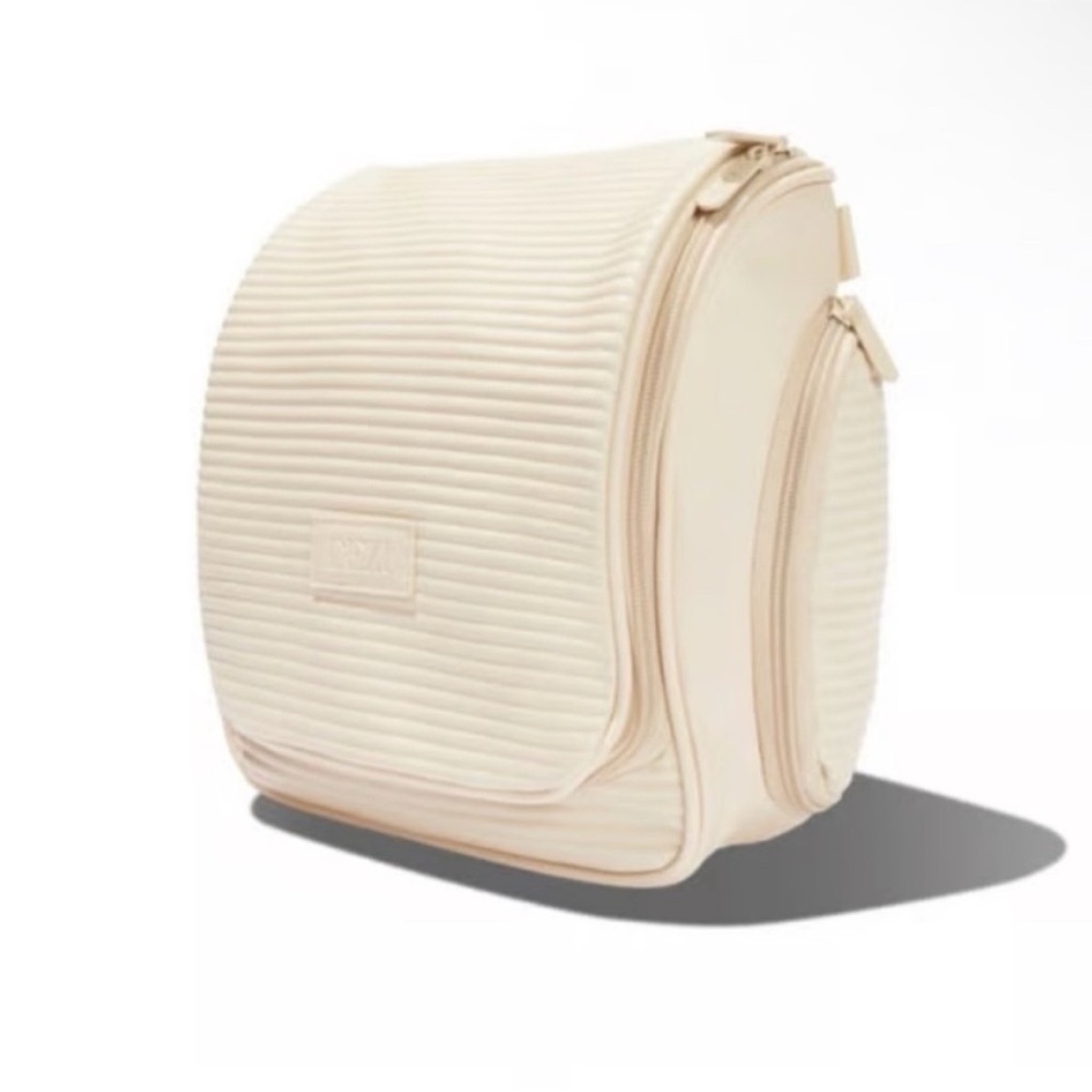 DEZI Sk'in Cream Ribbed Hanging Travel Bag